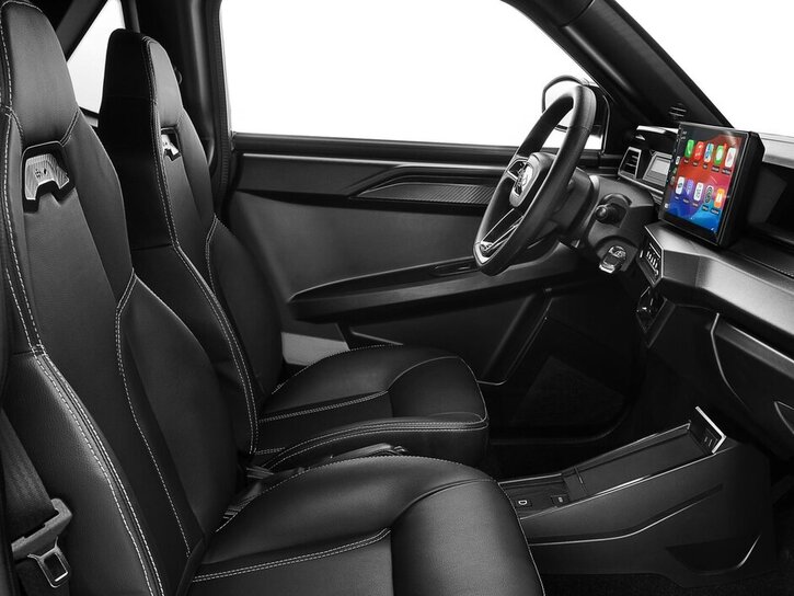 YM25 001 202407 Ligier Europe JS50 Elite Intense Black Configurator seats